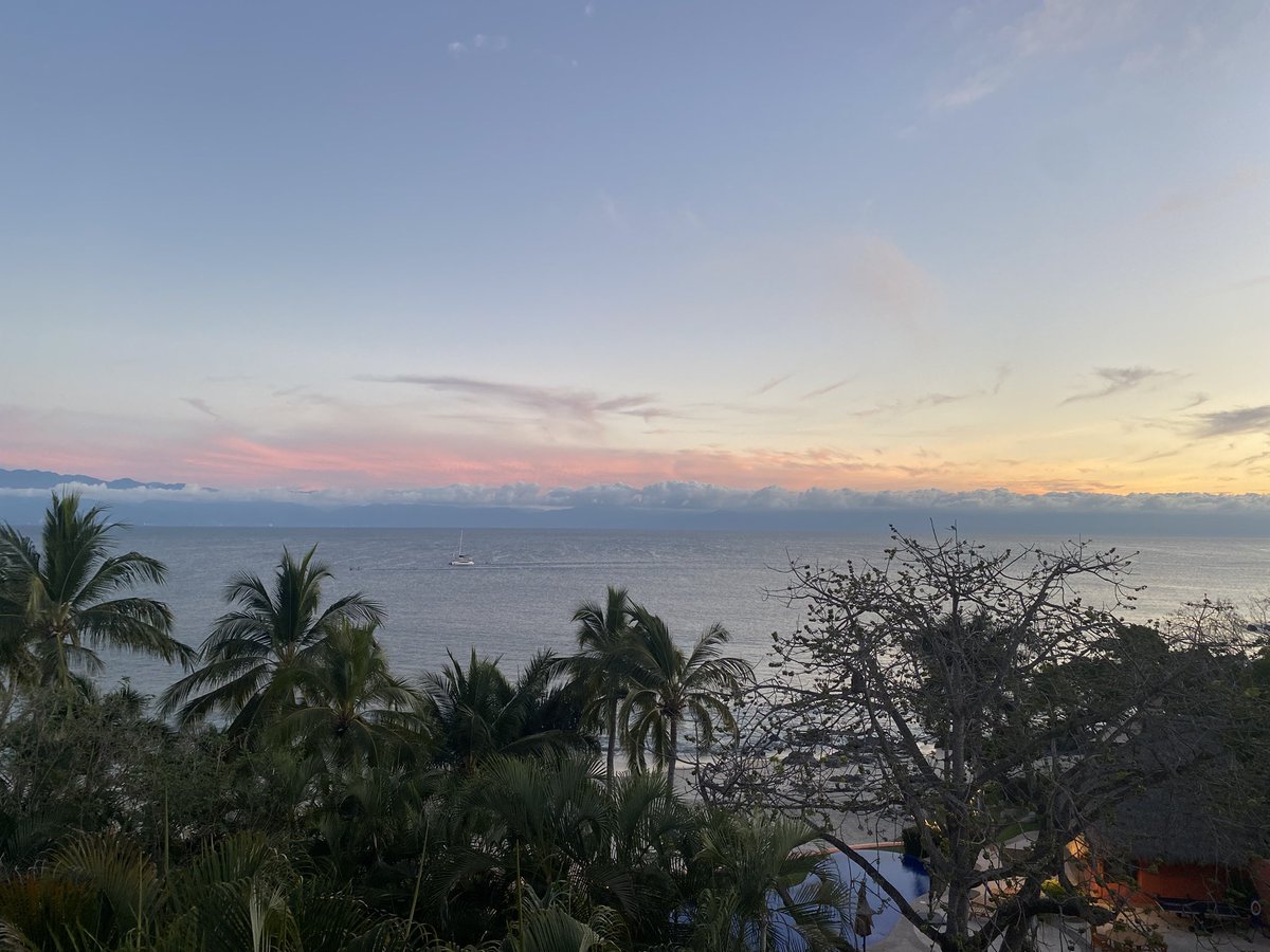 therabbott's tweet photo. Thanks to a cancelled flight we got this Puerto Vallarta sunset. https://t.co/Ds5CBXdGFu