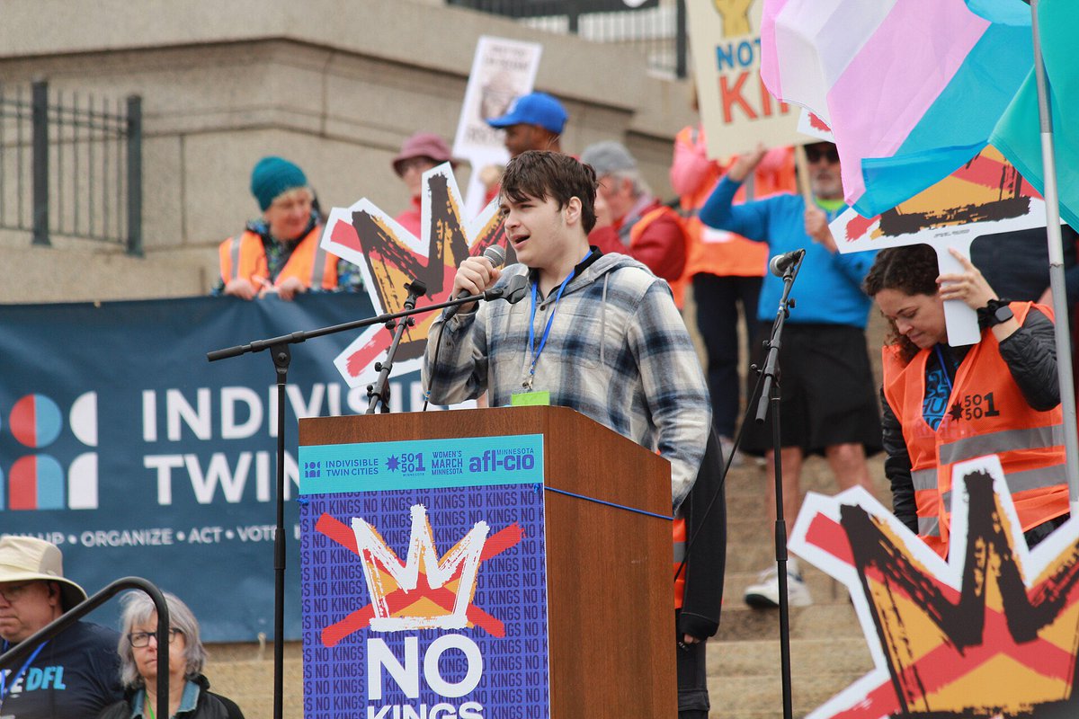 SafetyNotorious's tweet image. Meet Zachary Lindstrom, a computer science student at the University of Minnesota and Chairman of Minnesota 50501, a prominent and well-funded ICE protest group. He created the group’s Discord server to organize and direct protesters.

Zach is an admin of the Signal group…