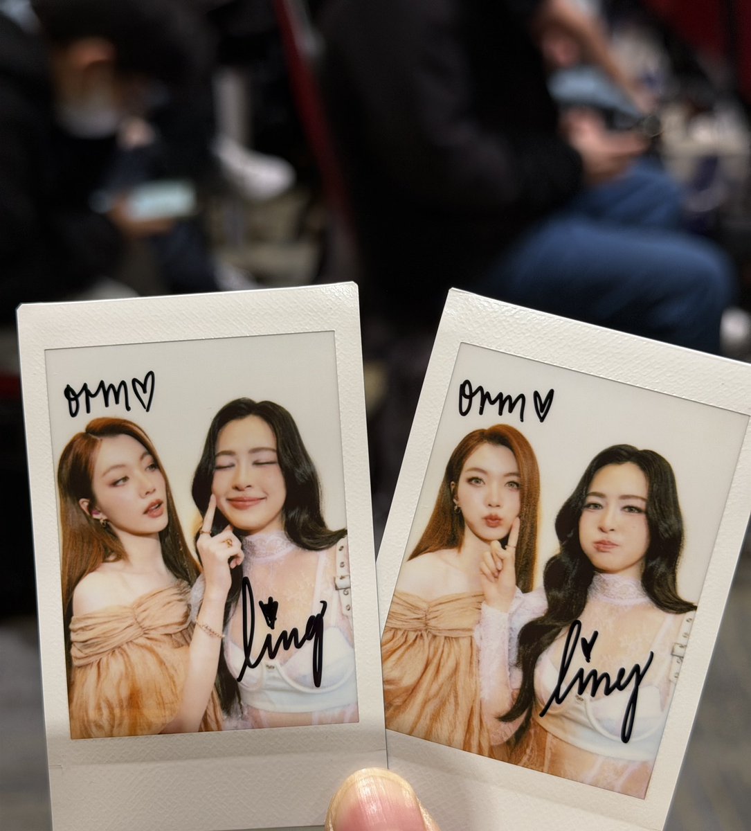 I asked Lingling how the kumquats were. She said they were delicious and that it was her first time trying them.  And I won a handwritten New Year greeting from ORM, So lucky ！The year 2026 is off to a wonderful start!

LINGORM HONGKONG MEET 
#LingOrmHKFanmeetD2