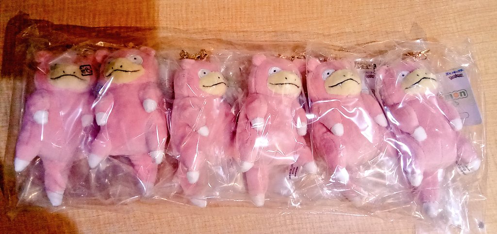 【再入荷いたしました】
先程ヤドンボールチェーンの再入荷の予定はございませんと呟きましたが、それを御覧になった業者さんが納品してくださいました✨しかし24匹限定ですのでお早めに‼️