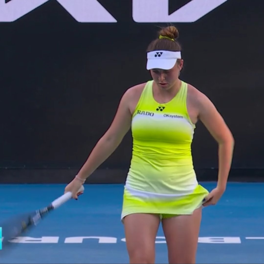 BrightsideM's tweet image. Linda Noskova in the Melbourne heat 2.0 #AusOpen #AO26 #AustralianOpen #BrightsideGirls