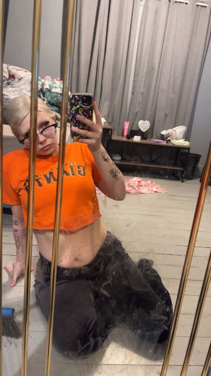 wehateeilish's tweet image. 