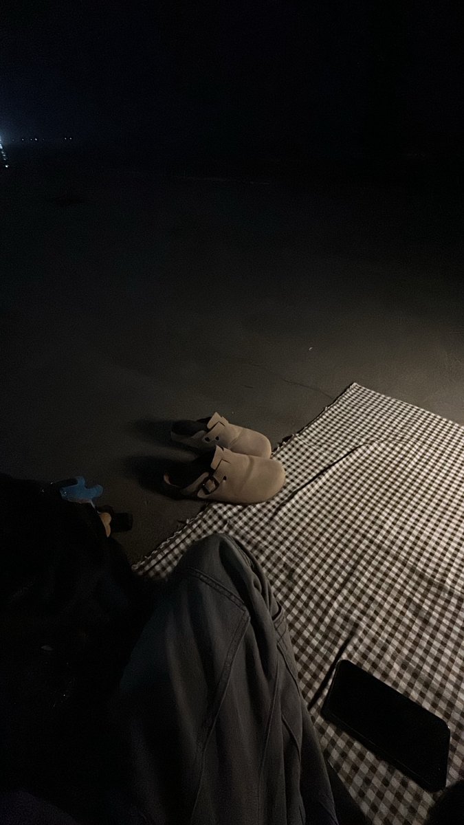 shzisi's tweet photo. 🌊 🍕 🤎... https://t.co/RsHAc0tc1n