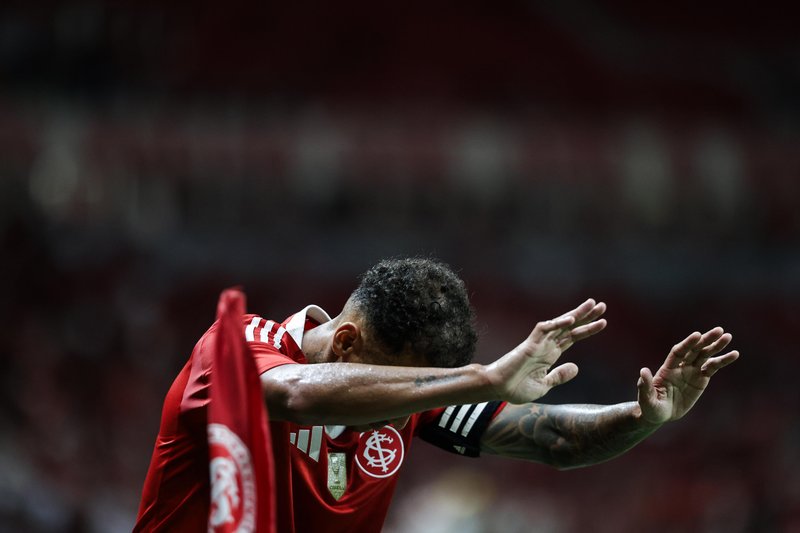 mbertoncello_'s tweet image. Ele não foi o protagonista do jogo, mas apareceu para dar um passe decisivo que resultou no gol da virada do #Inter. São 16 Gre-Nais de Alan Patrick, com 8 gols marcados e 5 assistências (8 vitórias e 4 derrotas). ✍🇮🇩

📸 Renan Mattos