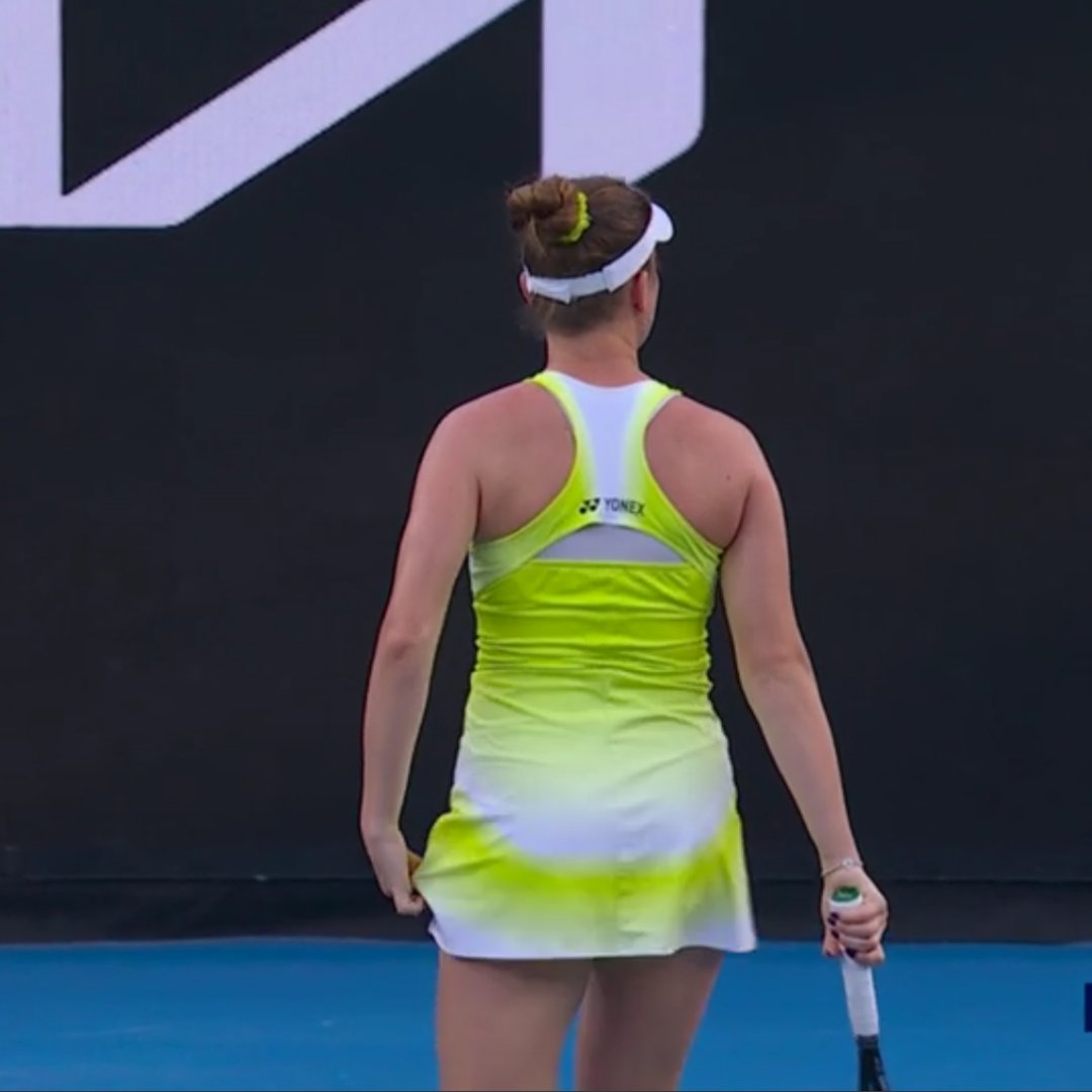 BrightsideM's tweet image. Linda Noskova in the Melbourne heat 2.0 #AusOpen #AO26 #AustralianOpen #BrightsideGirls