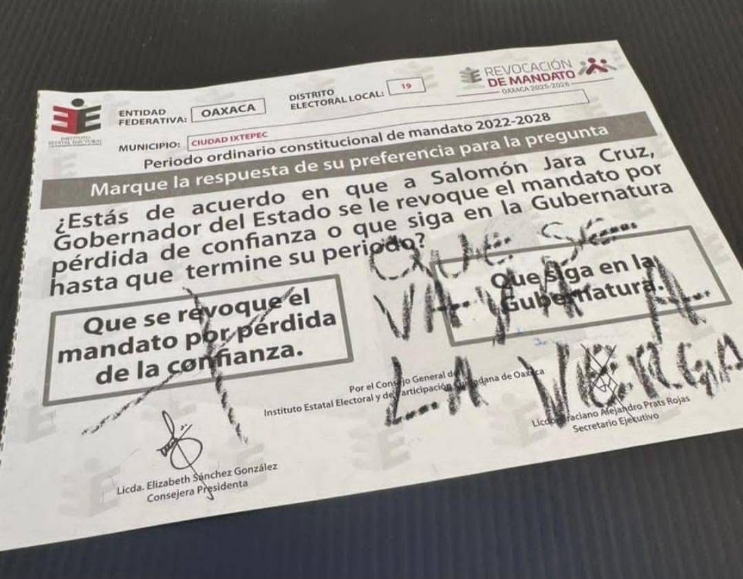 LaLenguaOax's tweet photo. Estás viendo @salomonj que #Oaxaca no te quiere?
Se te pudrió la primavera y ya está apestando.
Muy cariñosos mensajes te dejaron en las boletas https://t.co/ZEX7cPmbKa