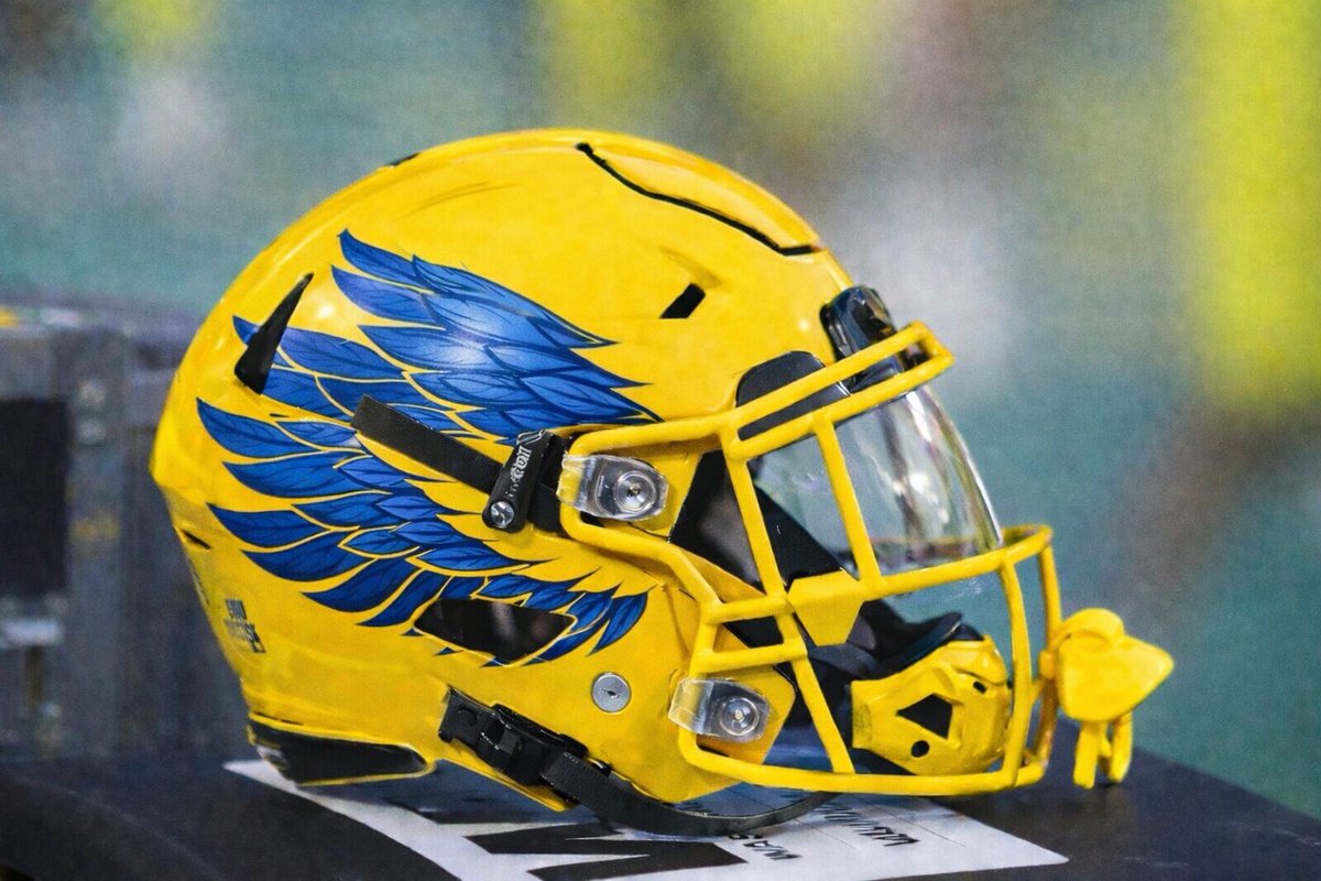 TopTierTulane's tweet image. Four alternate helmets I need to see:

1️⃣ Delaware
2️⃣ Auburn 
3️⃣ UAB 
4️⃣ Indiana