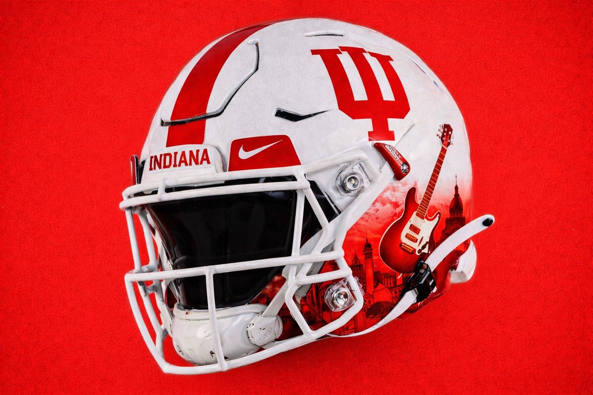 TopTierTulane's tweet image. Four alternate helmets I need to see:

1️⃣ Delaware
2️⃣ Auburn 
3️⃣ UAB 
4️⃣ Indiana