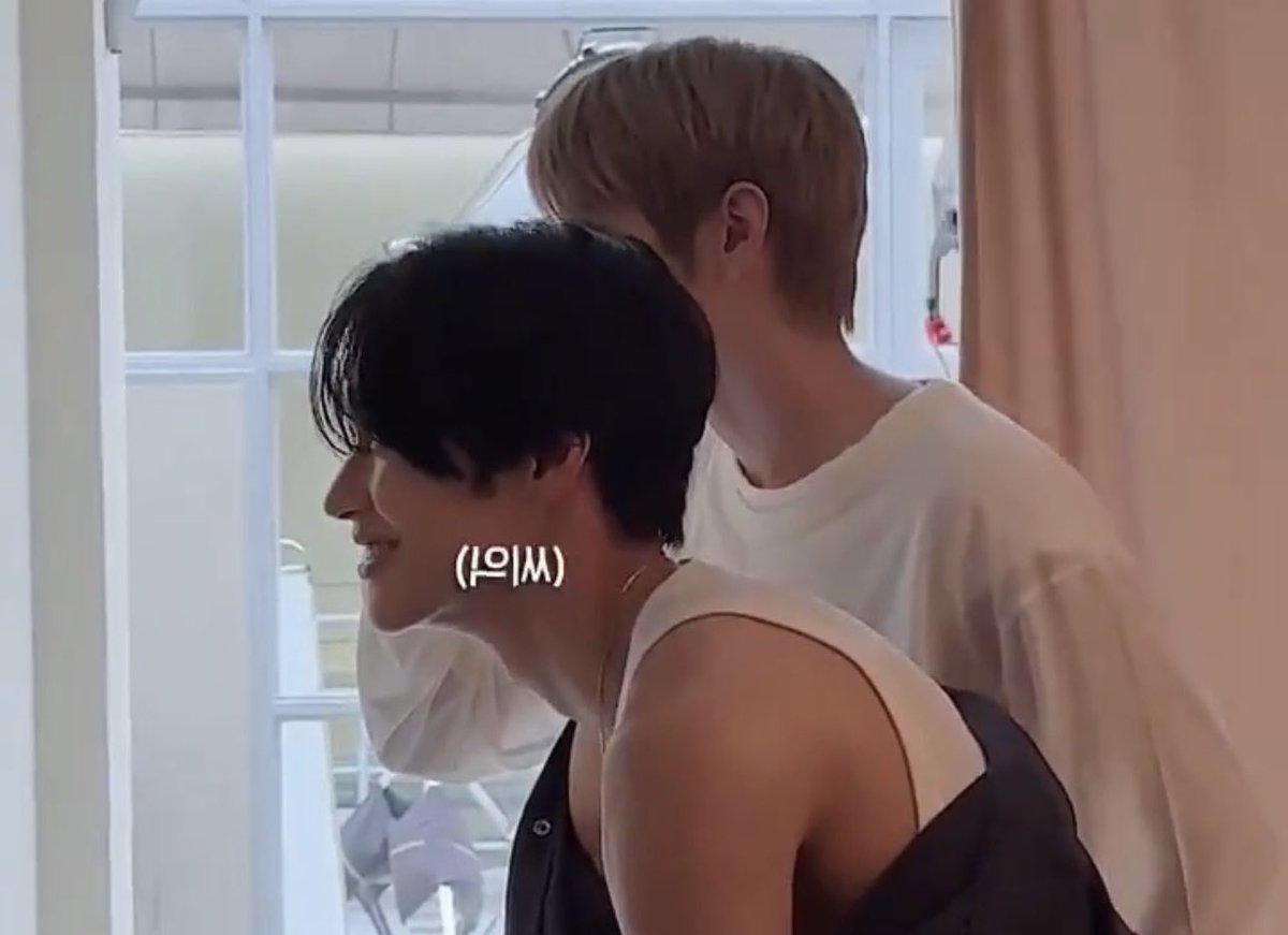 psilovebinnie's tweet image. เว่อ