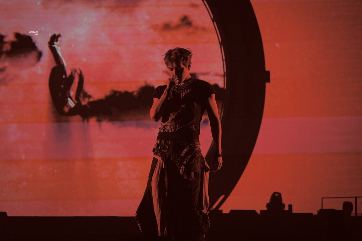 𝜗𝜚 tweet media