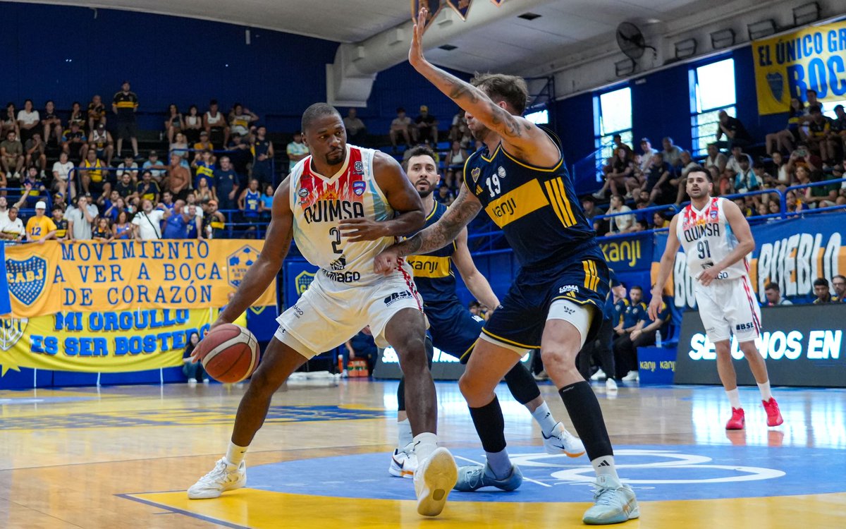 🔴🔥 <a href="/AAQuimsa/">AA QUIMSA</a> pisó fuerte en La Boca y venció 75-66 a <a href="/BasquetBocaJrs/">Boca Básquet</a> en La Bombonerita.
💪 Triunfo clave como visitante en un duelo durísimo.
📸 Prensa Boca