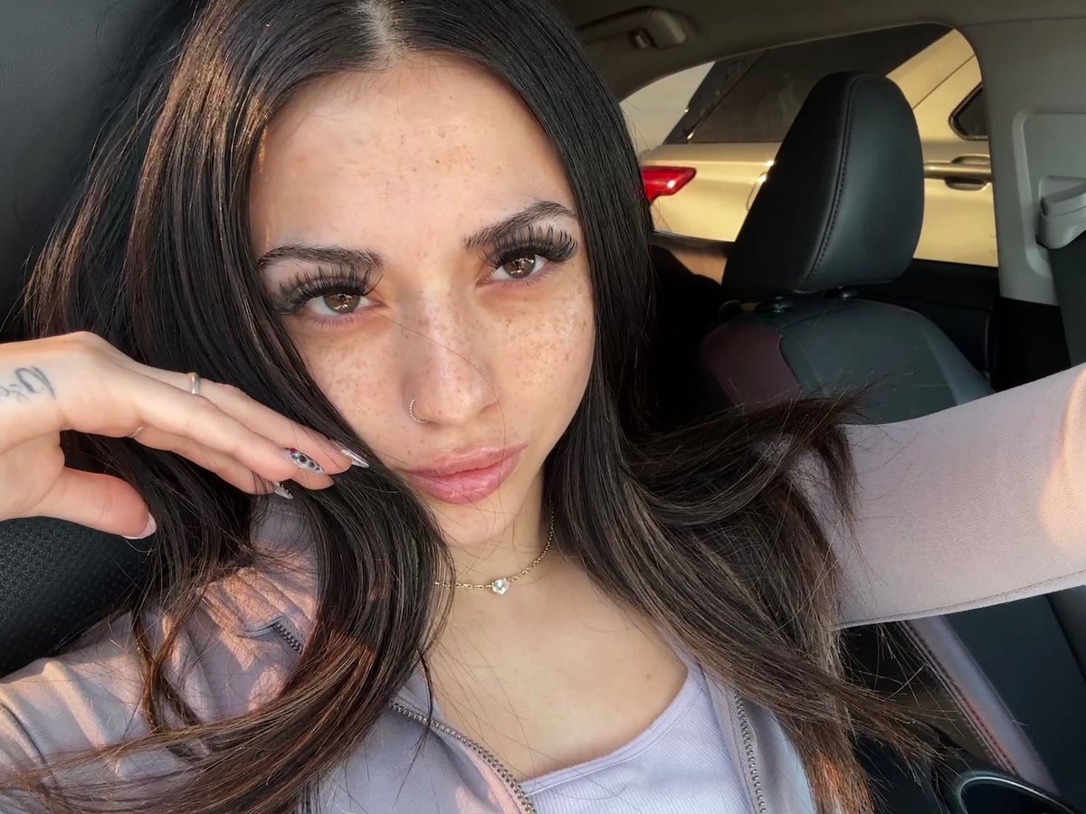 igotitliketht's tweet photo. oh myy @GabyyTexas 😍 https://t.co/ZUvJTT8I3y