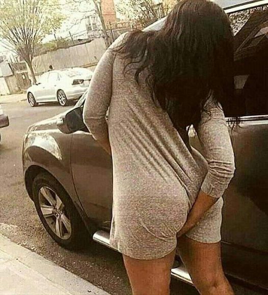 रात भर में न जाने कितना पानी 
भर दिया है रोएं रोएं में        
जहां देखो वहीं चौबीस घण्टे रिसता 
जा रहता है।