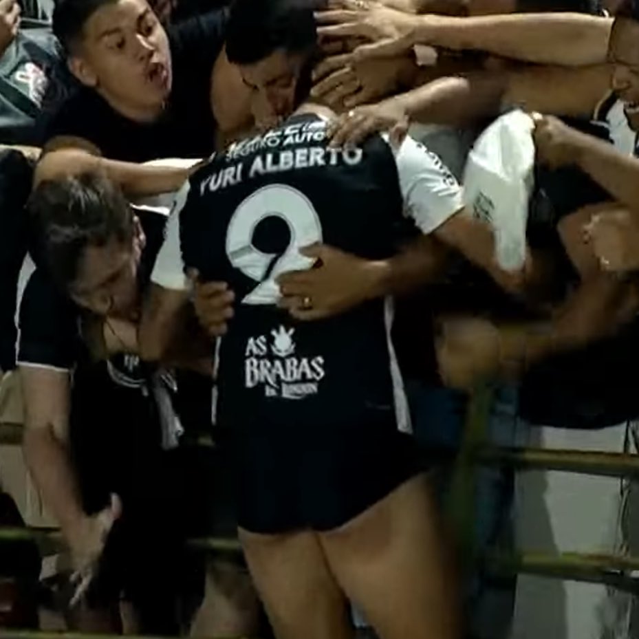 ludamiati's tweet image. ABAIXARAM A BERMUDA DO YURI ALBERTO KKKKKKKKKK