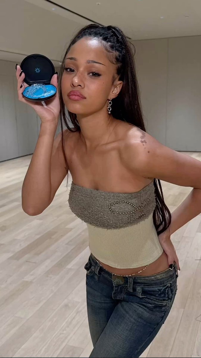 manonsarchives's tweet image. she looks so stunning