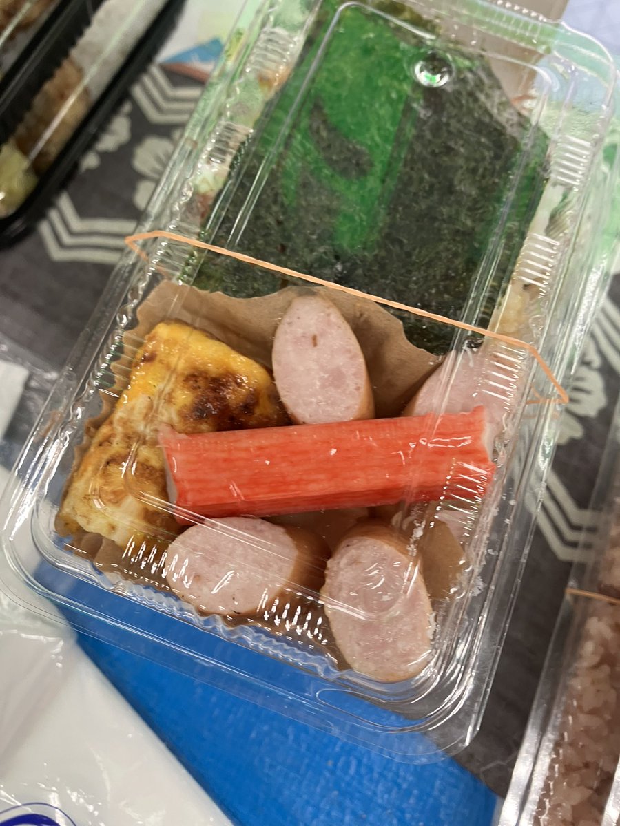 のり弁、日替わり弁当（ロールキャベツ）あります！
よろしくお願いします！