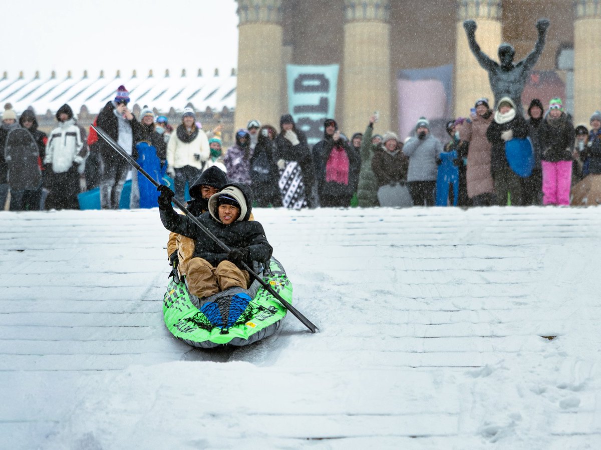 dawg someone brought a KAYAK to the art museum i fucking LOVE philadelphia