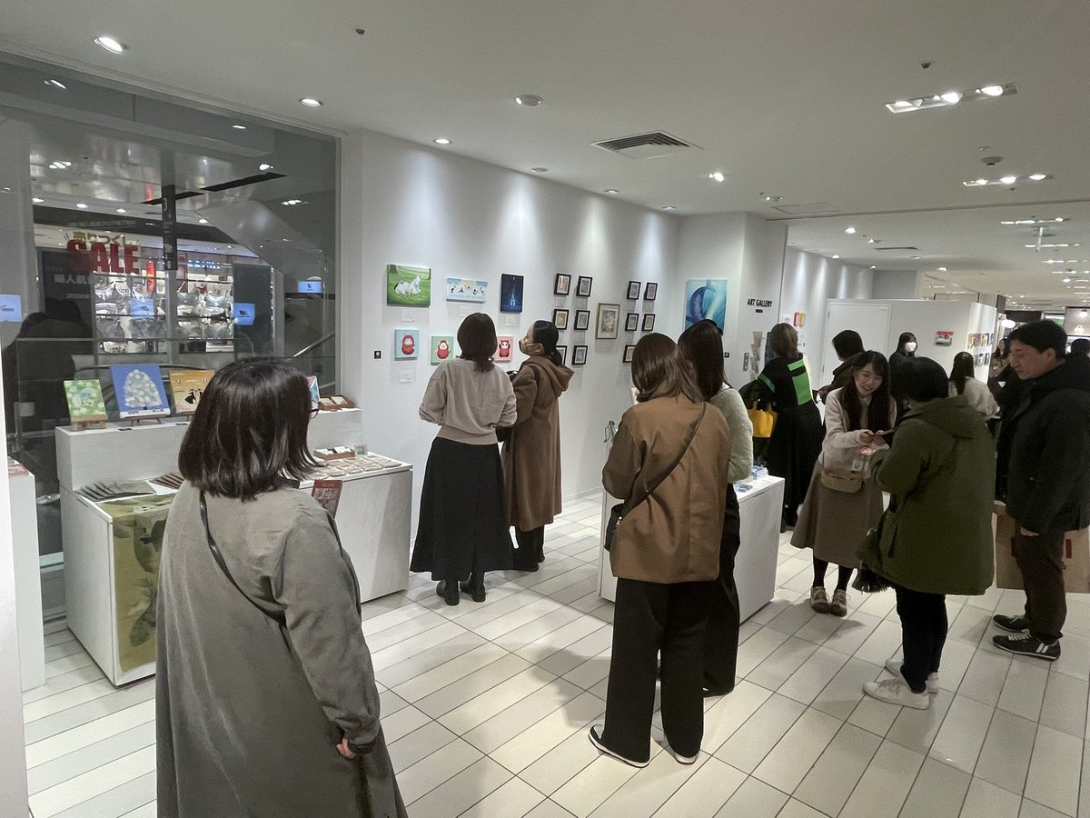 ラスト2日間

招福万来展
1月14日 (水) 〜 1月27日 (火)
10:00〜20:00（最終日17時迄）
大丸梅田店 4階 ART GALLERY UMEDA

11人の作家の新作原画、福袋、限定グッズを展示販売。

残り会期あと2日間。
お見逃しなく。

#招福万来展
オンライン販売 明日17時迄
daimaru-matsuzakaya.jp/small/Search.h…