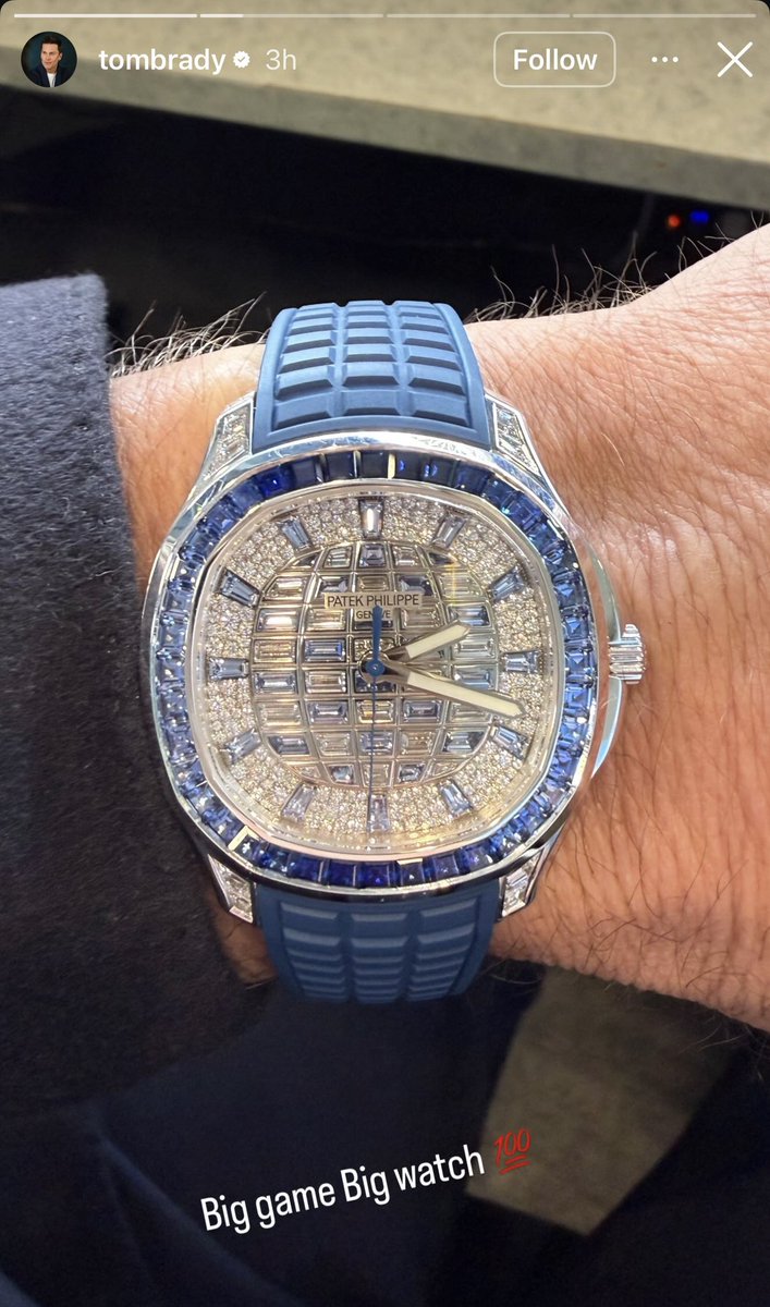 𝗧𝗥𝗘𝗡𝗗𝗜𝗡𝗚: FOX broadcaster Tom Brady has gone viral for wearing a diamond Patek Philippe Aquanaut Watch worth over $600,000 for tonight's NFC championship game.

Brady is literally wearing a nice house on his wrist.

🤯🤯🤯