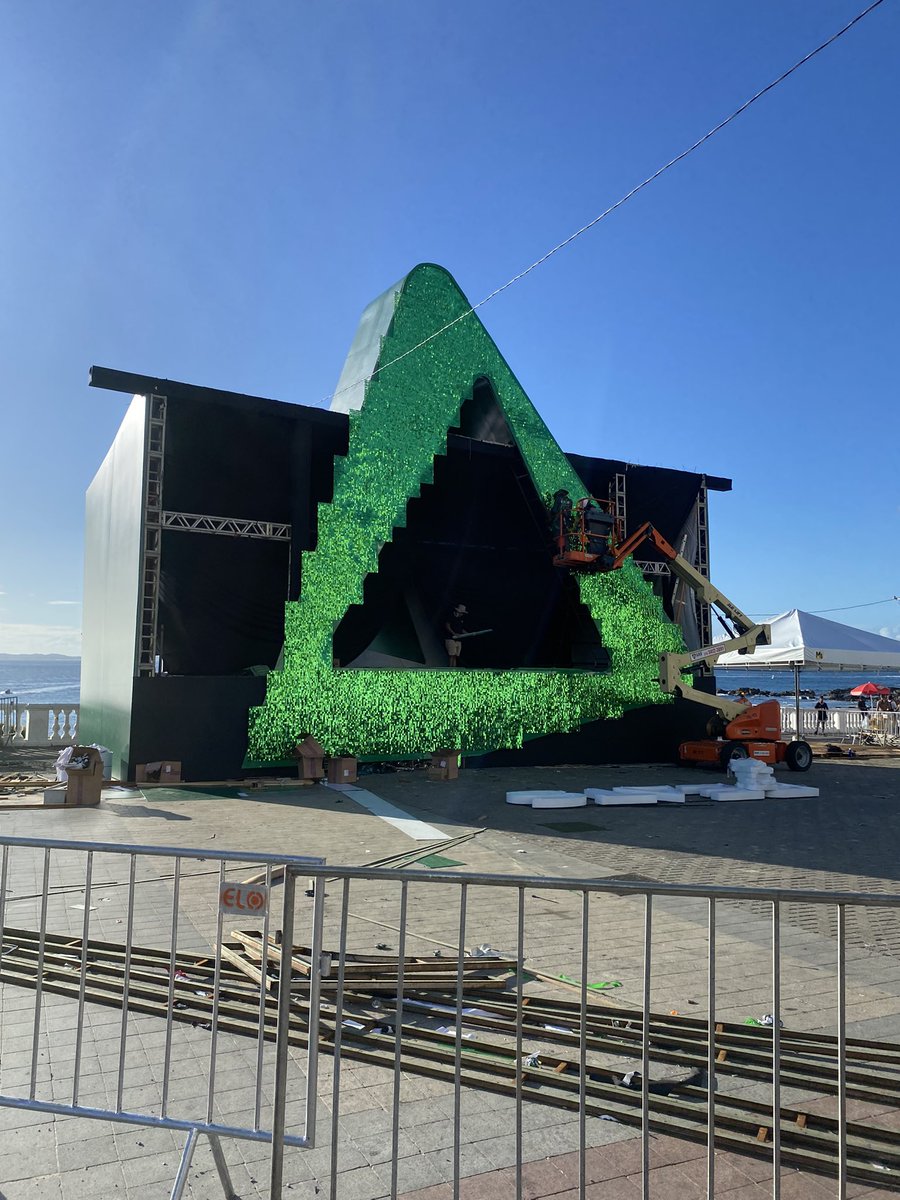 oEliaxs's tweet image. tá vindo msm mds