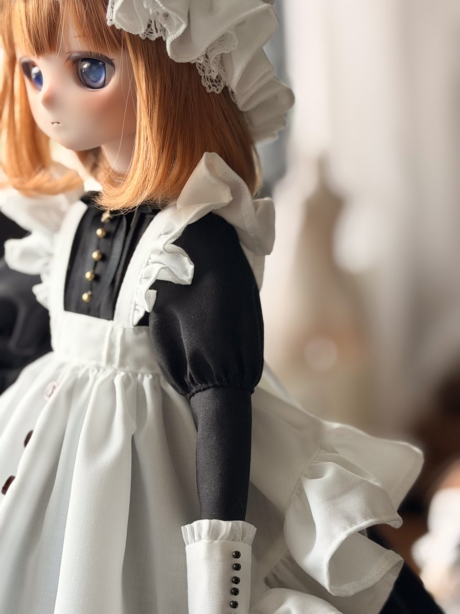 👗新作MDDメイド服👗 今はエプロンの肩ベルトとフリルの長さ調整を重ね