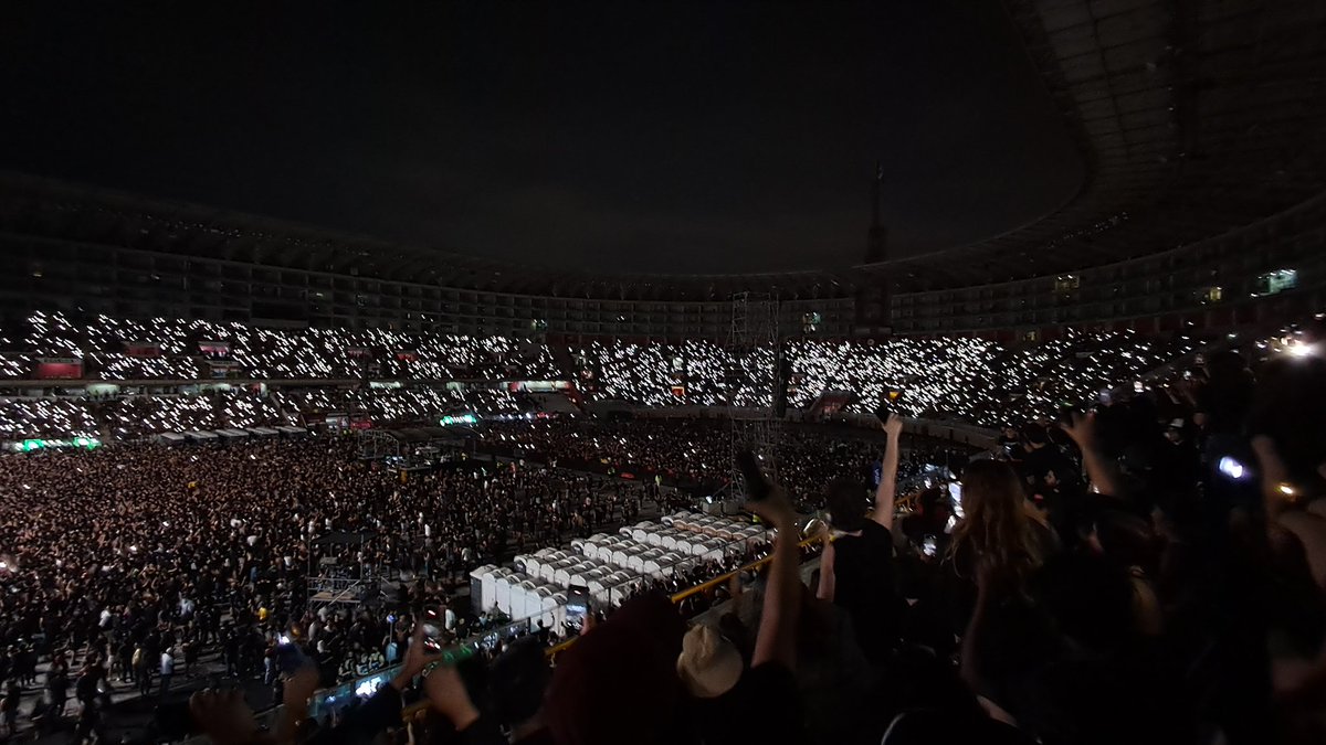 turrondefresas's tweet image. todas estas luces para mcr en el estadio nacional PERÚ TE AMA MY CHEMICAL ROMANCE !! #MCRPERU