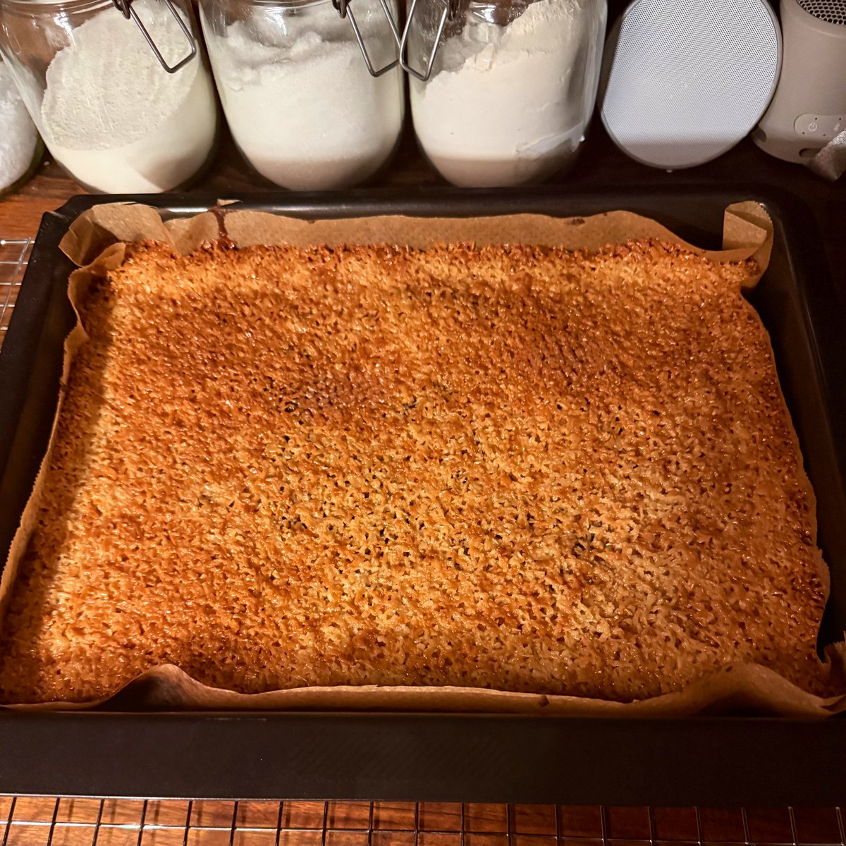 RichardHerrey's tweet photo. Kollar på semifinaler i NFL och bakar toscakaka. Vad annars ska man göra en söndagnatt i januari? 🏈 👨🏼🍳#nflse https://t.co/8uOoCegQek