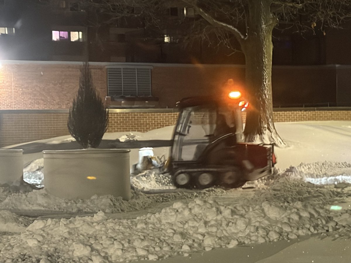 EricHeilmeier's tweet photo. The snow has finally slowed! ❄️
The @bgsu Grounds team has been on campus since 5 a.m. (1/25) and will continue working around the clock on a rotation to keep campus safe and ready. 

#BGSU #FalconProud #snow https://t.co/TnlSgYL5KA