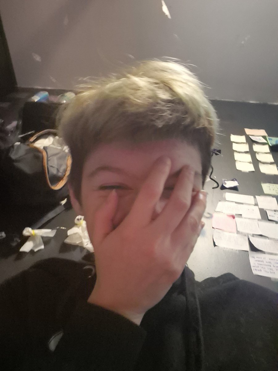 elliyy06's tweet photo. Me when the love of my life texts me https://t.co/Q3gq5BKpsE