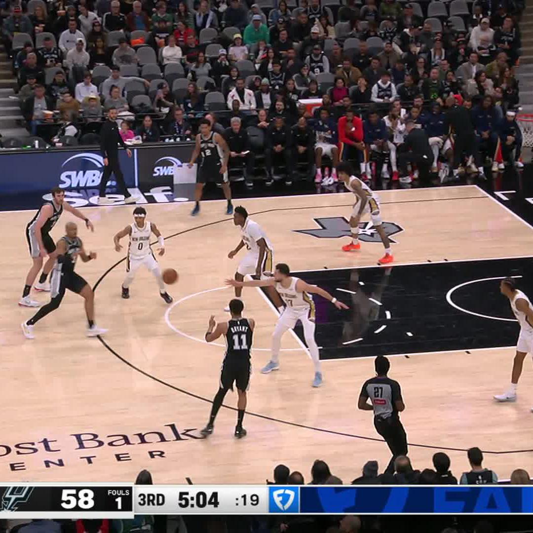 CB FOR THREE 🎯
📺 FanDuelSN SW