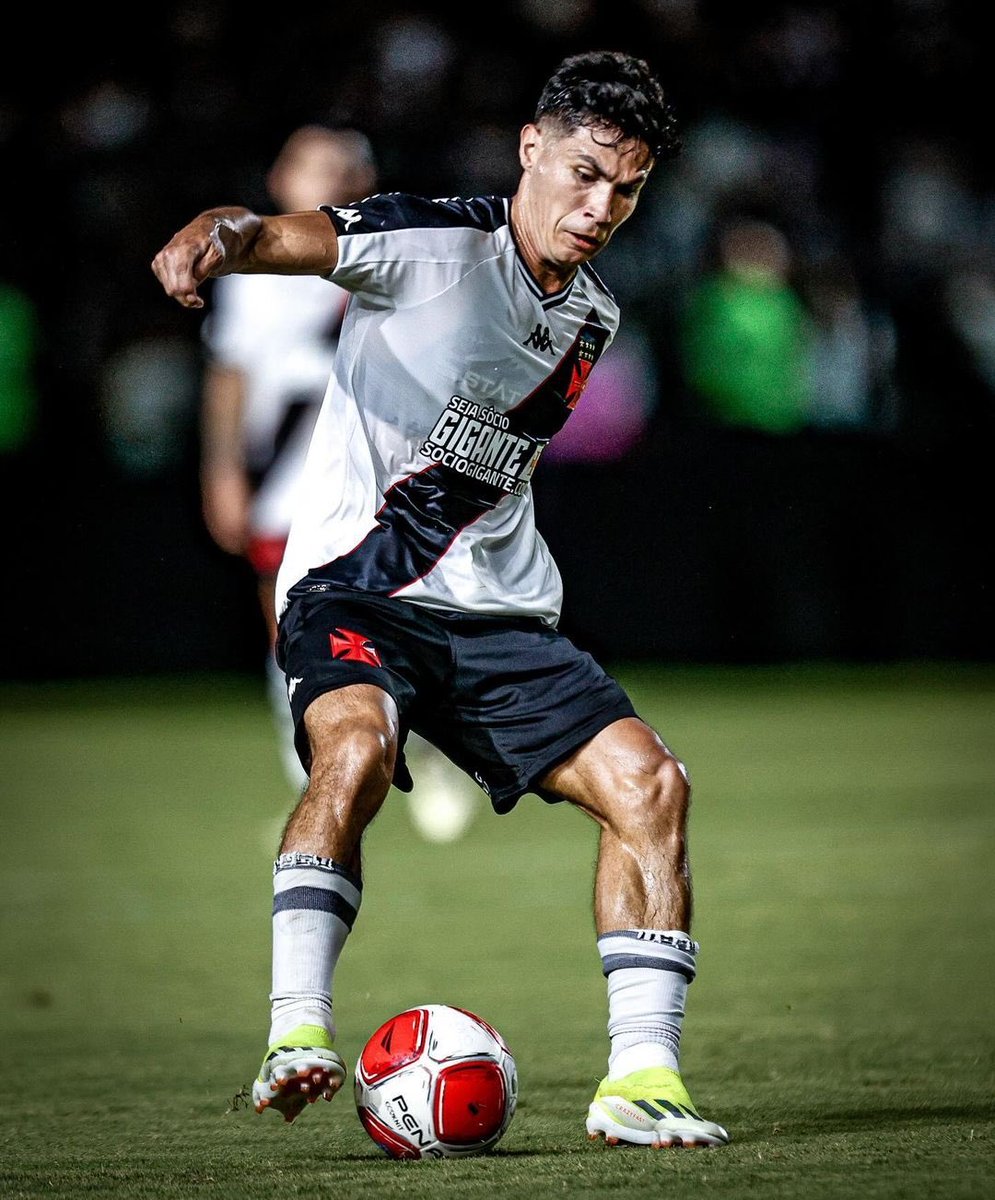 aovascotudocrvg's tweet photo. Que contratação!

Em apenas dois jogos dá pra perceber que esse meia gringo vai nos ajudar muito em 2024

Alexandre Mattos sabe muito! https://t.co/Tkur5WcWtV