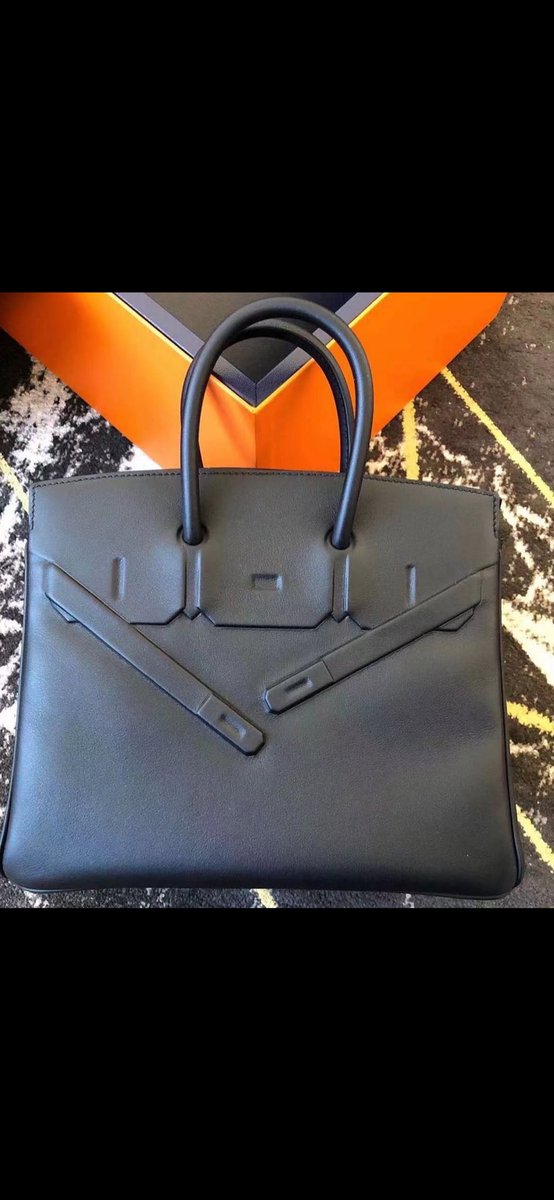 欲しかったけど、実物見て見送った

バーキンシャドウ35

※拾い画です