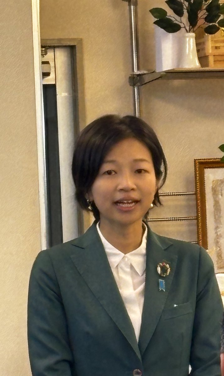 homakenken's tweet photo. 【拡散してください】
#福田かおる 大変厳しいです。

「福田さんは、よく話を聞いてくれてしっかりしているから大丈夫でしょう。」
そう思っているのは支持者の皆さんです。

前回約18,500票を獲得した共産党から候補者は出ません。
これらの票は福田には流れないでしょう。
中道が出来て、前回福田に入った公明票はどこに流れるでしょうか？
ちなみに、松下玲子さんとの票差は2,000票余りでした。

大変厳しいです！背中を追っていく戦いです。
しかし、前回もそうでした。
それ以上に今は相手は遠いかもしれません。

でも、前回は逆転しました。
実績と能力、人格では誰にも負けません！
必ずや小選挙区から再び国政に送り出しましょう！
#東京18区は福田かおる 
#働くかおる
