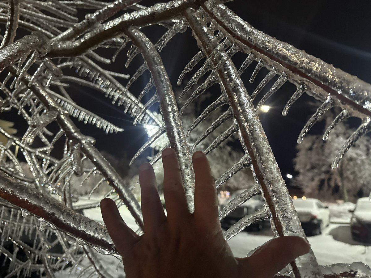 If anyone would like me to check on loved ones in Oxford, MS please let me know! I will be out clearing driveways in the AM <a href="/Unitedcajunnavy/">United Cajun Navy</a> <a href="/TDStormRecovery/">Team Dominator Storm Recovery</a>