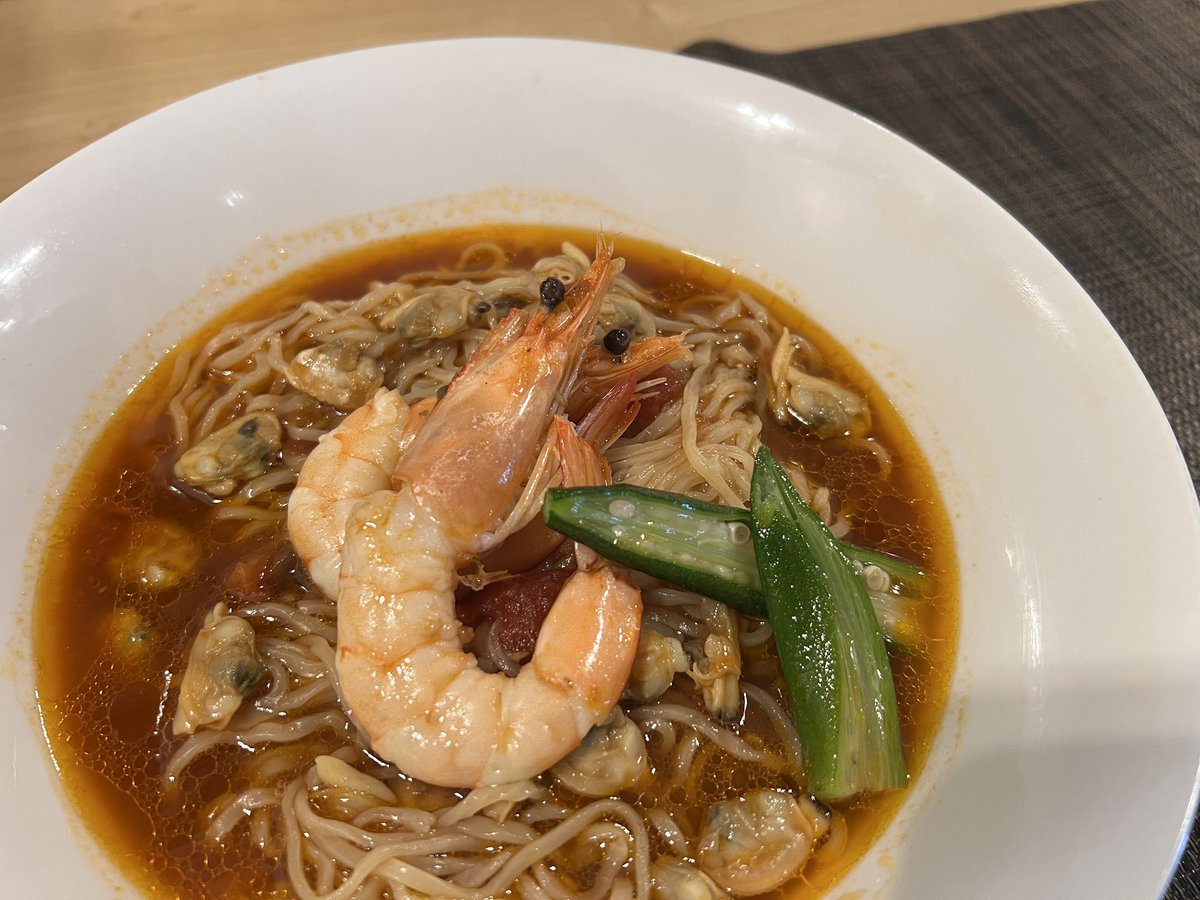 GINGINGIN001's tweet image. 🍜26日の限定商品です🍜

本日も11:00〜22:30（LO22:00）営業です

新作✨
⭕️シラチャーそば

⭕️チーズリゾット

今や希少価値
⭕️烏賊肝そば

⭕️チーズリゾット

ネギ背負います
⭕️鴨そば

⭕️鴨丼

自分へのご褒美
⭕️大葉ジェノベーゼ限定和え玉