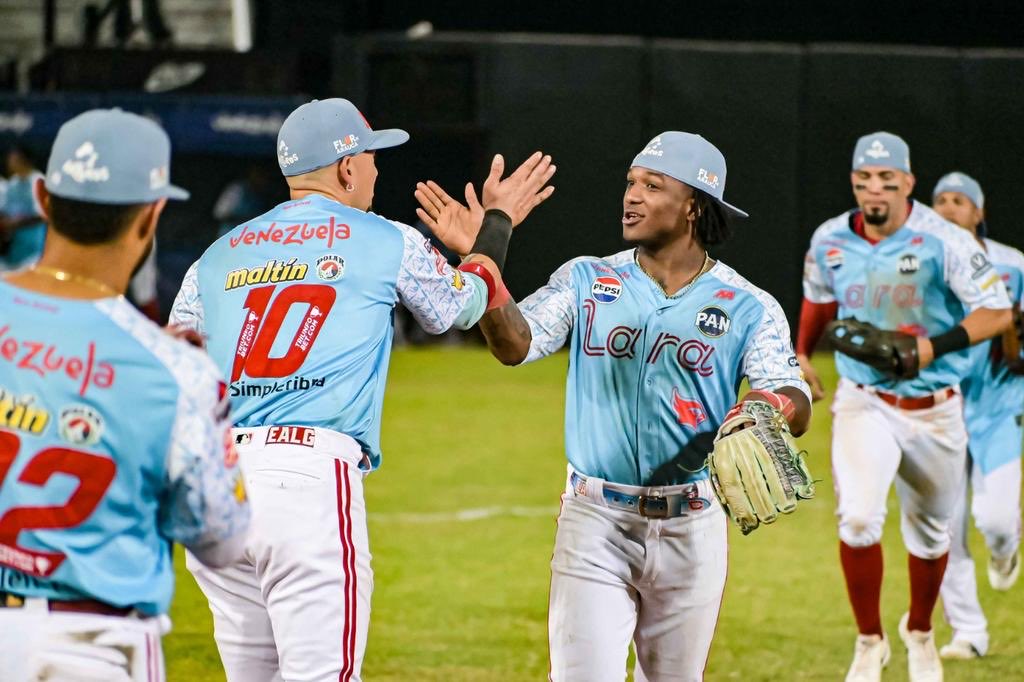 ander_beisbol1's tweet image. Gran temporada para nuestro #Cardenales de #Lara en la #LVBP (2025-2026), como fanáticos nos duele la eliminación pero recordemos que no jugamos solos en la liga, lastimosamente no asistiremos a la final pero tenemos equipo para luchar por mucho tiempo y uno de los mejores