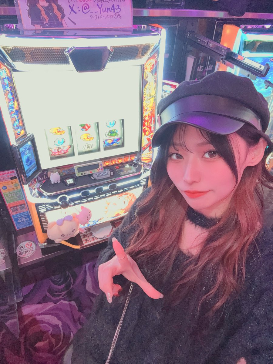 📌#ゾーン戸畑店 ｻﾏ𖤐
────────────
⇒抽選 150名ほど
並んでる時常連さんやフォロワさんで
ほとんど見たことある顔で埋まってた👀笑

悩みに悩んでモンキーに🐒♡
速攻埋まってくれて幸( *´꒳`* )

今日もよろしくお願いします🗣
#スロシックス #PR