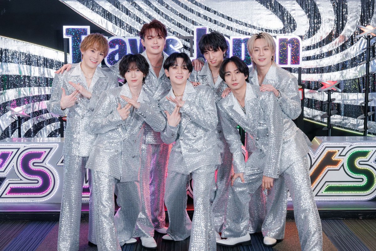 From scrappy underdog trainees to international superstars, #TravisJapan’s growth has been nothing short of extraordinary.

Two world tours.
Three chart-topping albums.
17,000 fans lighting up Yokohama Arena.
And still — no pause, no rest. Just momentum.

The Concert Tour 2026 ‘s