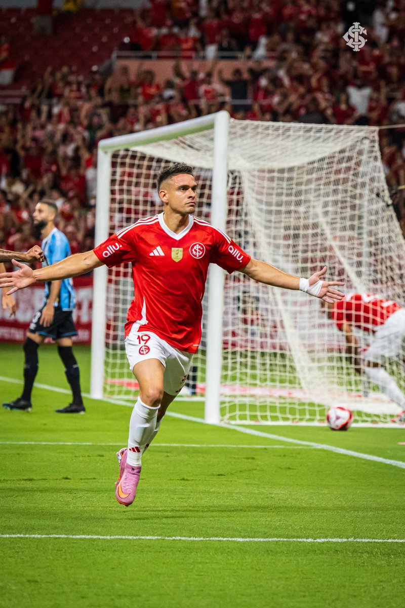 Noitedecopa's tweet image. 🇦🇹🇪🇪 | Retrospecto do Gre-Nal nos últimos 10 jogos:

🟥 | Internacional 4x2 Grêmio (2026)
🟦 | Internacional 2x3 Grêmio (2025)
🟨 | Grêmio 1x1 Internacional (2025)
🟨 | Internacional 1x1 Grêmio (2025)
🟥 | Grêmio 0x2 Internacional (2025)
🟨 | Grêmio 1x1 Internacional (2025)
🟥 |