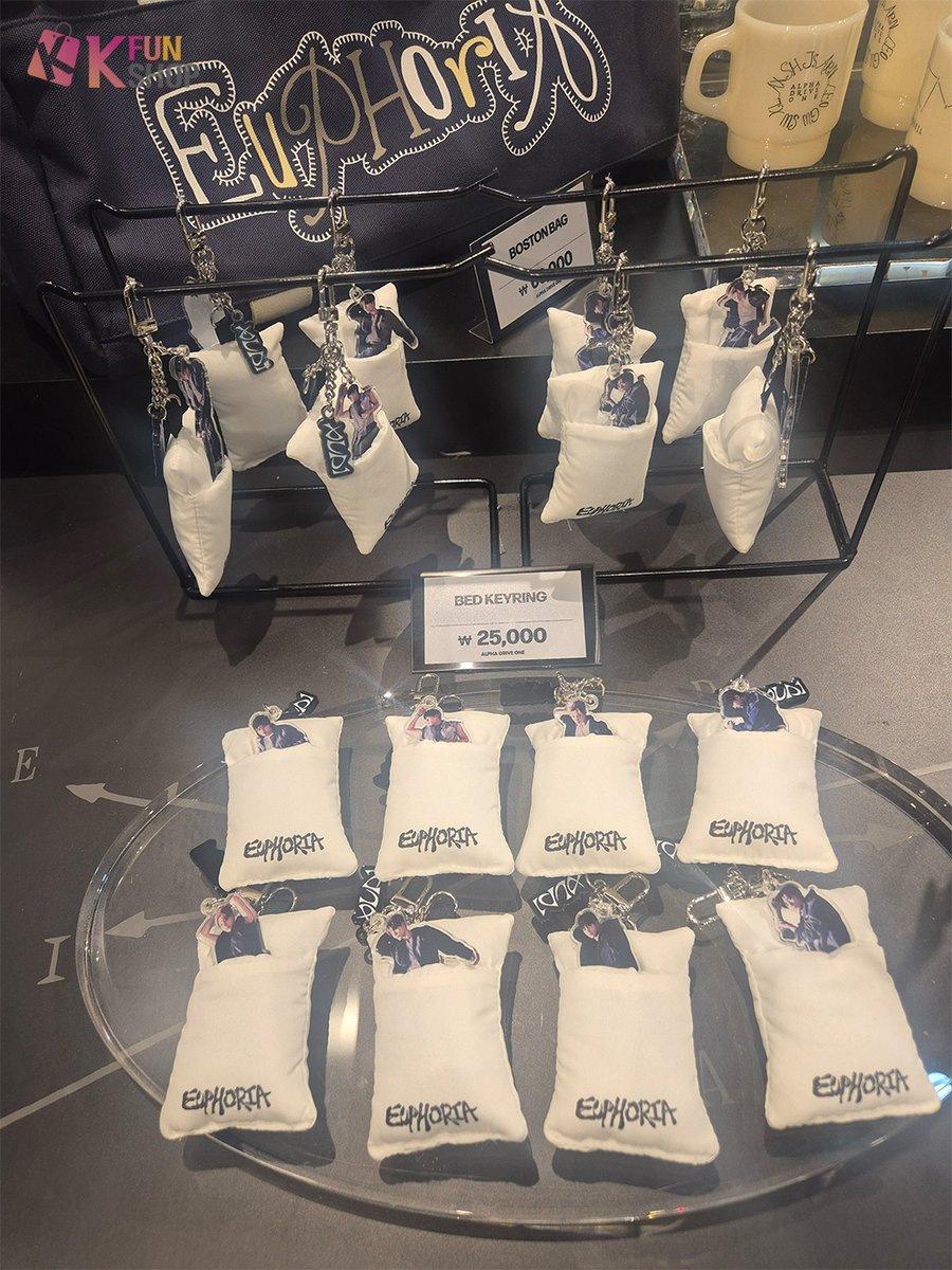 🌟OFFLINE会場情報🌟

#ALPHADRIVEONE [EUPHORIA] MDが大好評販売中‼️

会場とっても盛り上がっていて数量制限がある為
全スタッフで現場に数量手配しに来ております💦
完売しない限りは現場購入を予定しておりますので
ご注文がまだの方はぜひご注文ください🥰

🔗➡️qoo10.jp/shop/K-funshop…