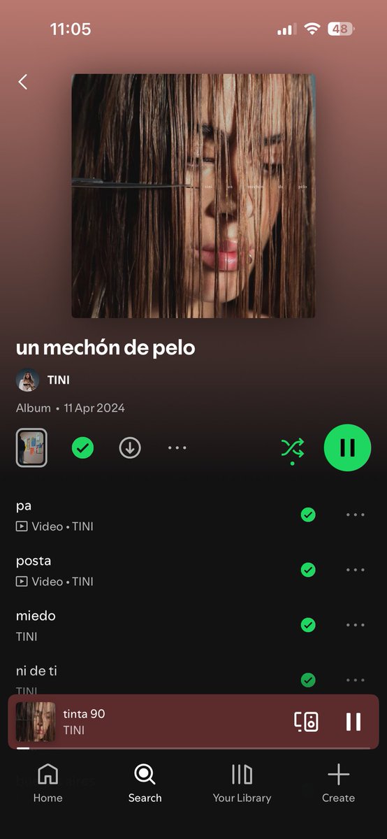 cuando me agarra el pensamiento triste mas mínimo y toca sacar el arma secreta para hacer todo 10 veces más dramático