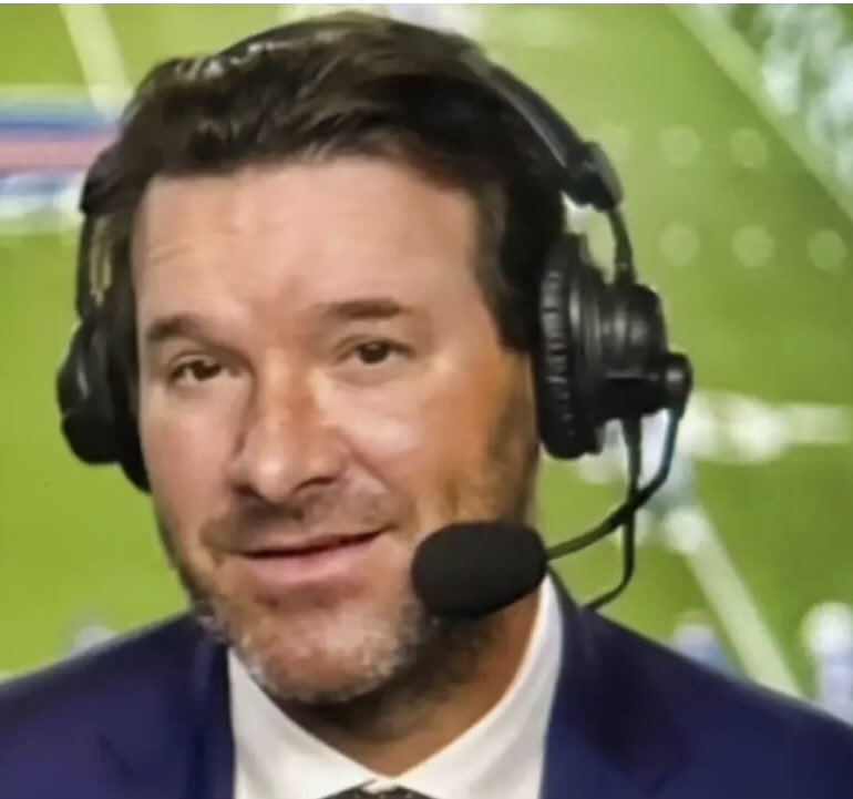 MikeBeauvais's tweet image. AVERAGE TOM BRADY COMMENTARY: As a QB, you’re looking to see if your receiver has that extra step on the corner and can cut back outside. You’re dealing with fine margins, Kevin.

AVERAGE TONY ROMO COMMENTARY: You ever think about eating a football, Jim? I have.