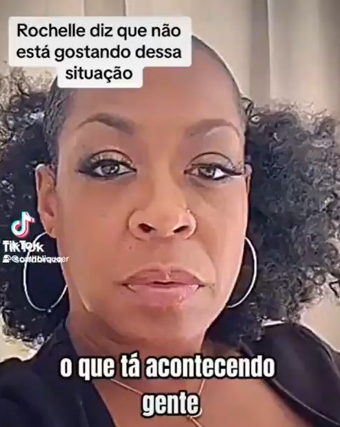 random_lhama's tweet photo. gente dado que eu nao tuitei muito esses dias e o nome do meu perfil ja da pra imaginar #aonde eu estava mas agora joao esta voltando para os últimos 6 meses de estagio na França entao voltemos à programação normal https://t.co/CyHhAJYwr3