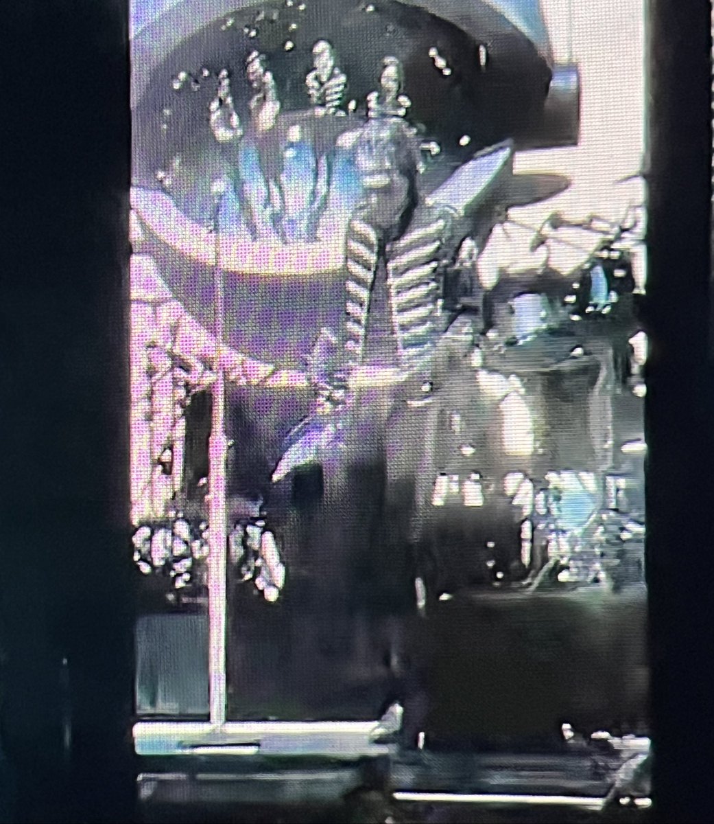 Some kind of countdown and then their image in the ball… #MCRPERU