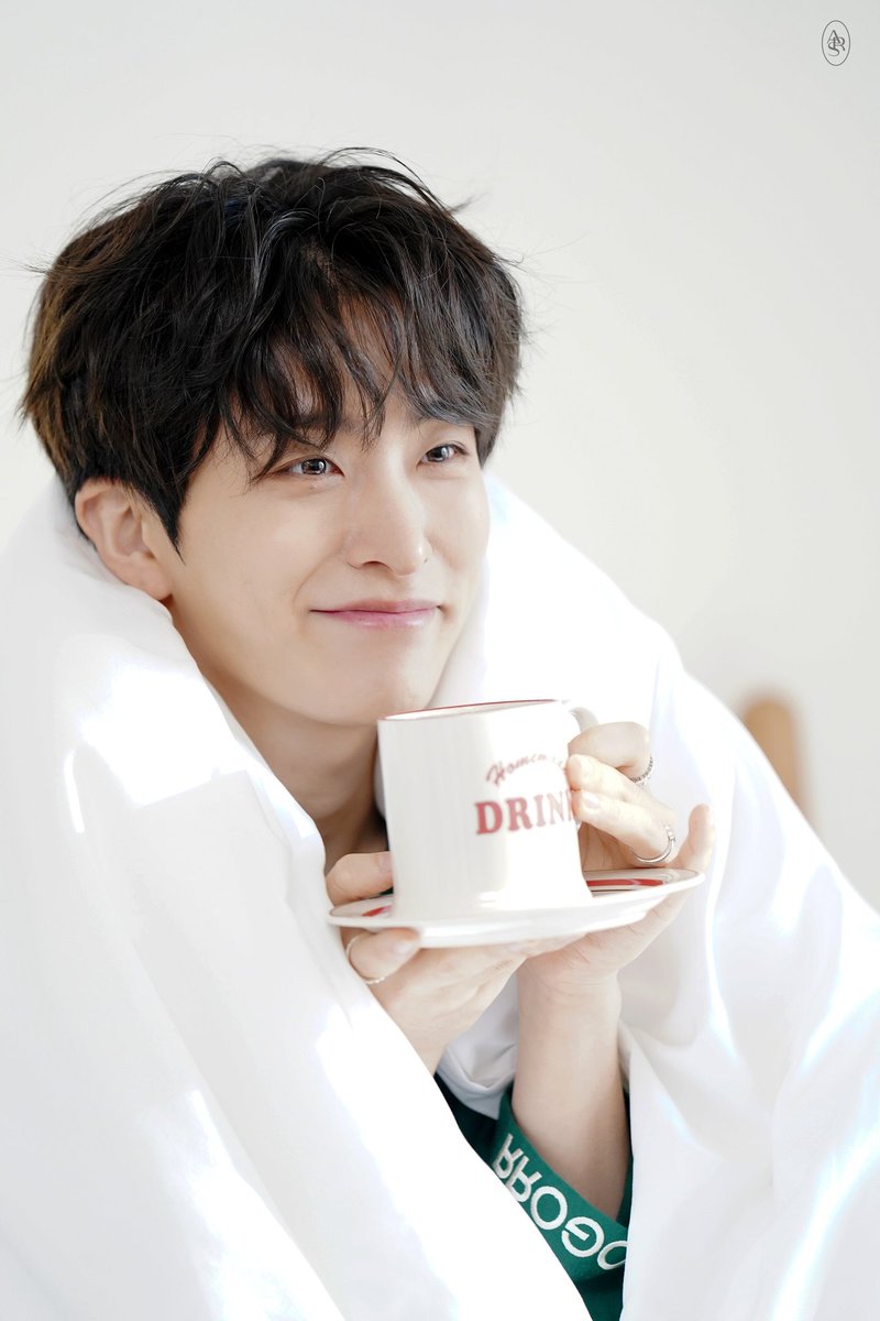 โลกใบนี้ไม่ได้ใจร้าย คนต่างหากที่ร้าย เล่ห์เลี่ยมเยอะ ยองแจเป็นคนชื่อสัตย์ จริงใจ  มีน้ำใจ ใจดีกับทุกสิ่ง ทำให้โดนเอาเปรียบง่าย🙏 แม่ขอให้เรื่องร้ายๆ จบลงไวๆ ขอให้ลูกแข็งแกร่ง ชนะทุกสิ่ง สำเร็จในทุกอย่าง รักลูกเสมอ 💚🦦💚
#AlwaysWaitingForYOUNGJAE
#영재 #YOUNGJAE
<a href="/YOUNGJAExArs/">영재 YOUNGJAE</a>