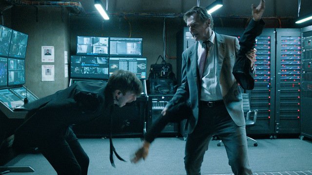 #裸の銃を持つ男
#リーアム・ニーソン 主演
コッテコテのアメリカン・ブラック・ジョークてんこ盛り作品！
80−90年代にはこの手の作品がわんさかあった中、群を抜いていた同名作のリブート版は名優のリーアムが超ナンセンスなギャグを真面目にしているだけでも笑える！勿論好き嫌いは別れるが快作！