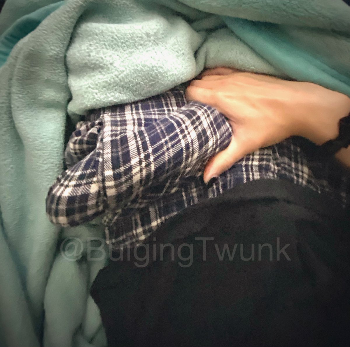 it’s so hard to keep this thing contained 😮‍💨