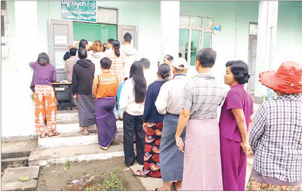Freelancejou333's tweet photo. Voters cast ballots peacefully and freely in election phase III #MyanmarFactCheck #WhatsHappeningInMyanmar #grofor https://t.co/g4gJ2Th7MH