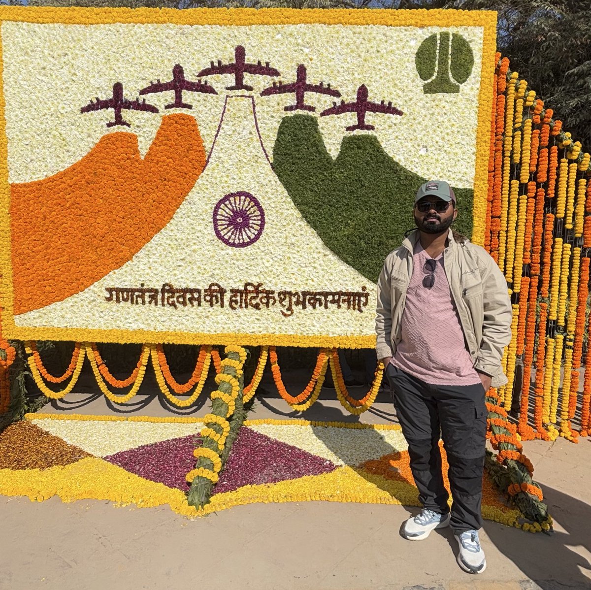 sachinmer's tweet photo. આપણાં🇮🇳 દેશનાં ૭૭માં #પ્રજાસત્તાકદિન 🇮🇳ની સૌ દેશવાશીઓને ખૂબ-ખૂબ શુભેચ્છાઓ! આપણા🇮🇳 દેશ પ્રત્યે સન્માનની ભાવના સાથે,આપણી🇮🇳 એકતાનો ઉત્સવ મનાવવાનો પણ પ્રસંગ છે.

#RepublicDay
#गणतंत्रदिवस

જય હિંદ🇮🇳
ભારત🇮🇳 માતા કી જય. https://t.co/hSX5JRuPea