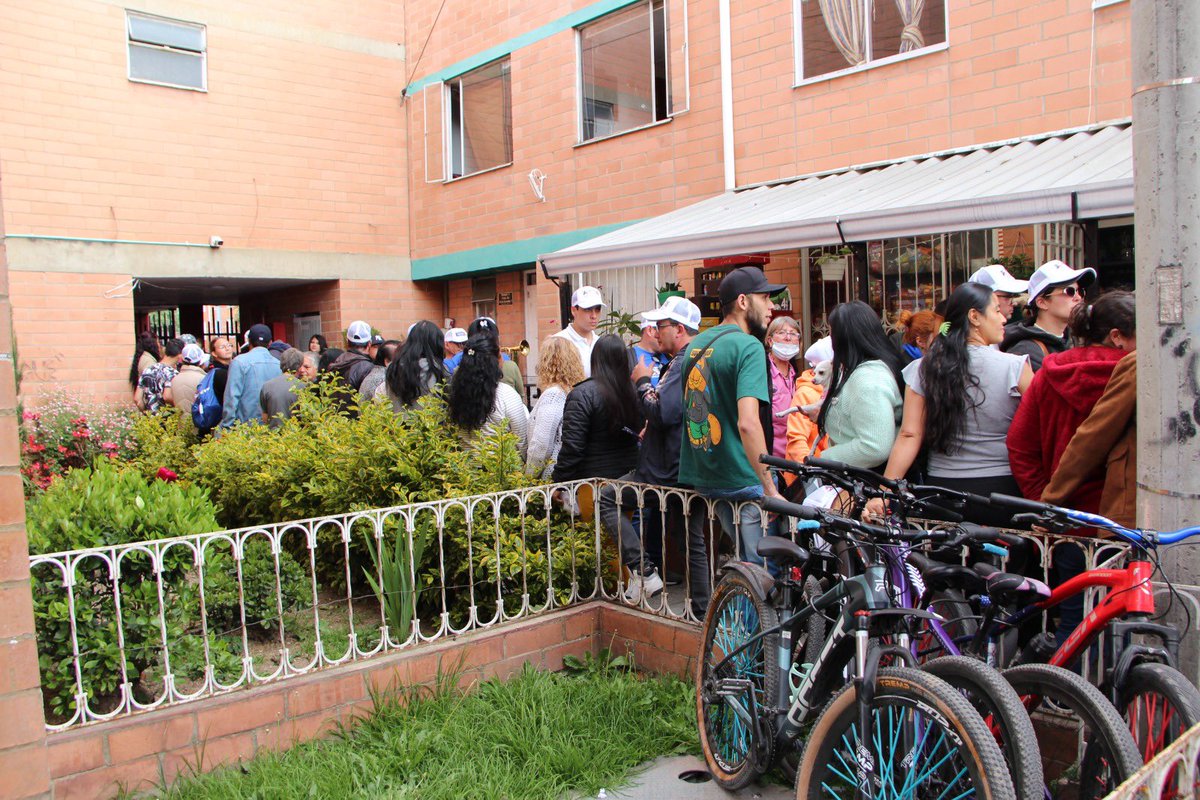 Lleno total, así se vivió la asistencia en Bosa. #CD115 #EmprendiendoSoluciones